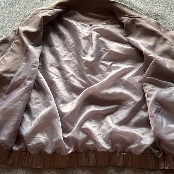 Nordstrom Rack | Womens Lavender Satin Crop Bomber Jacket with Pockets - Size L - Picture 7 of 12